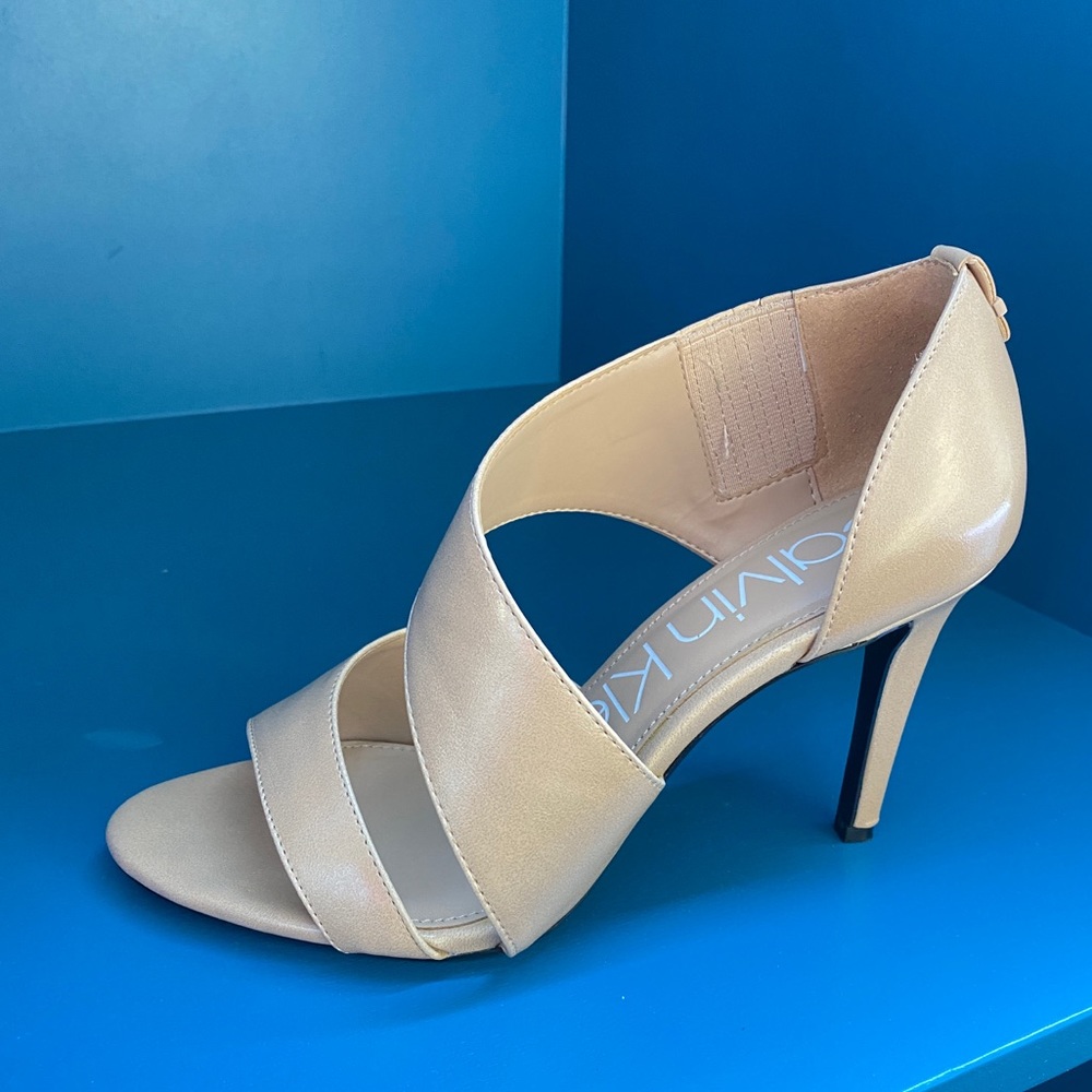 Beautiful Nude Heel. Calvin Klein Niva.